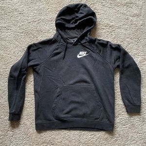 Nike gray hooded sweatshirt with front pocket